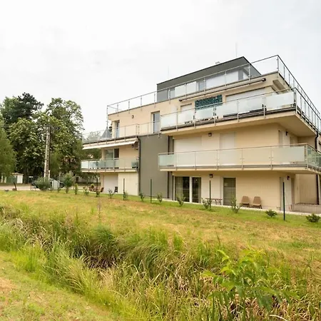 Kertkapcsolatos Nyaralo Viztol 80 Meterre Apartment