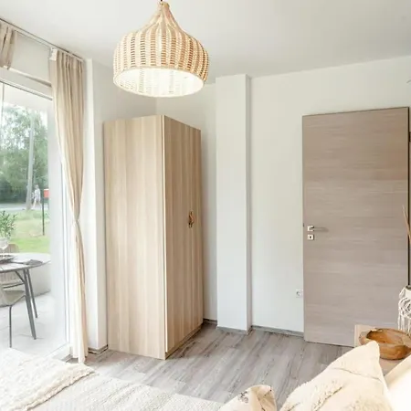 Kertkapcsolatos Nyaralo Viztol 80 Meterre Apartment