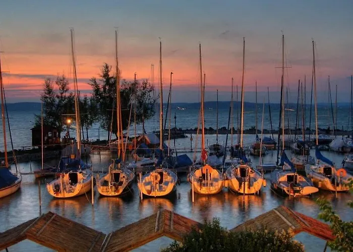 Kertkapcsolatos Nyaralo Viztol 80 Meterre *