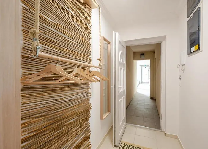 Kertkapcsolatos Nyaralo Viztol 80 Meterre דירה *