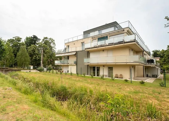 Kertkapcsolatos Nyaralo Viztol 80 Meterre דירה