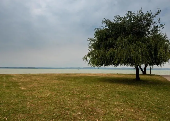 Kertkapcsolatos Nyaralo Viztol 80 Meterre Apartment Siofok
