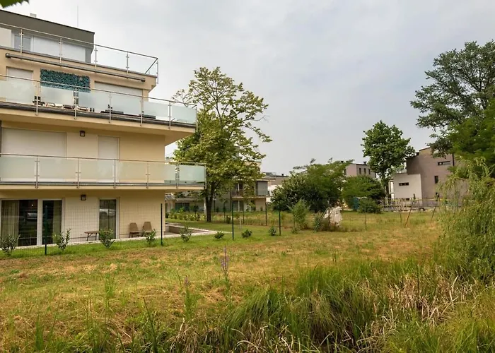 Kertkapcsolatos Nyaralo Viztol 80 Meterre *