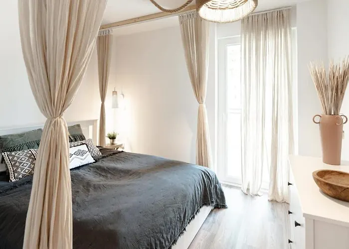 Kertkapcsolatos Nyaralo Viztol 80 Meterre דירה *