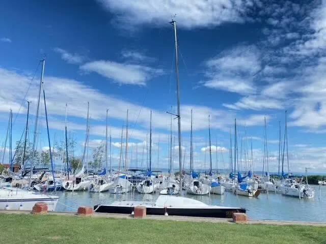 Kertkapcsolatos Nyaralo Viztol 80 Meterre דירה שיופוק