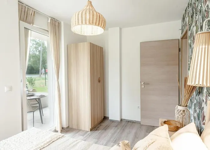 Kertkapcsolatos Nyaralo Viztol 80 Meterre דירה